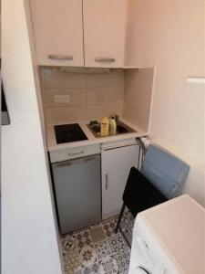 For rent Paris-17eme-arrondissement 1 room 11 m2 Paris (75017) photo 0