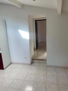 For sale Tourves 3 rooms 43 m2 Var (83170) photo 4
