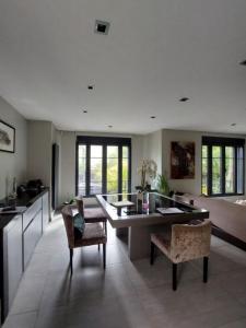 For sale Antony 5 rooms 106 m2 Hauts de Seine (92160) photo 2