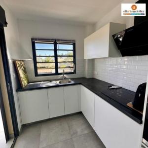 For rent Saint-gilles-les-bains 2 rooms 52 m2 Reunion (97434) photo 3