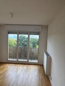 For rent Rueil-malmaison 2 rooms 44 m2 Hauts de Seine (92500) photo 3