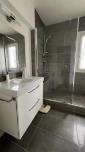 For sale Plaisir 8 rooms 181 m2 Yvelines (78370) photo 4