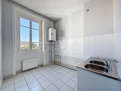 Louer Appartement Lyon-3eme-arrondissement 851 euros