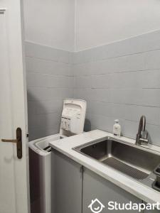 For rent Montpellier 1 room 8 m2 Herault (34000) photo 1