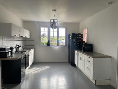 For rent Sainte-pazanne 6 rooms 133 m2 Loire atlantique (44680) photo 2