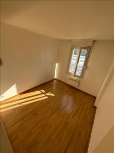 For rent Pontault-combault 2 rooms 37 m2 Seine et marne (77340) photo 2