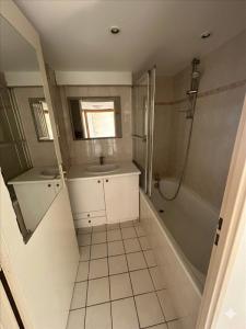 For rent Pontault-combault 2 rooms 37 m2 Seine et marne (77340) photo 3