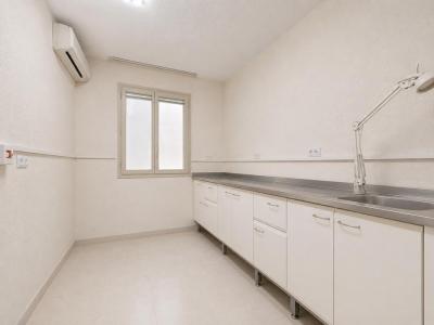 Acheter Bureau Avignon 182000 euros