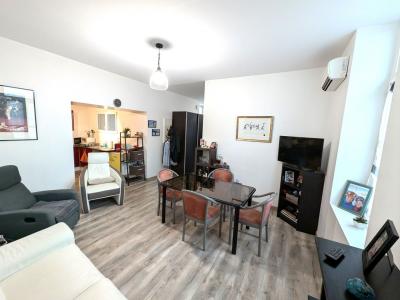 For sale QUARTIER SAINT ROCH 7 rooms 132 m2 Loire (42300) photo 1