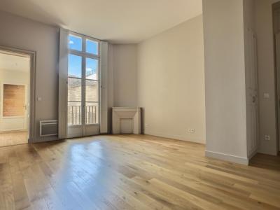 For sale Bordeaux 1 room 40 m2 Gironde (33300) photo 0