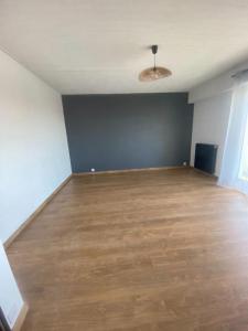 For rent Chateau-d'olonne 2 rooms 55 m2 Vendee (85180) photo 2