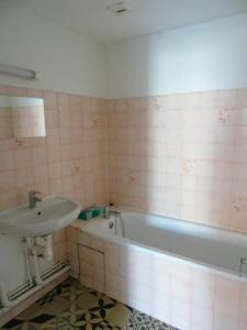 For rent Avallon 2 rooms 45 m2 Yonne (89200) photo 4