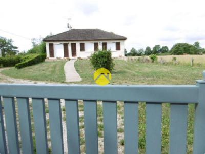 For sale Blanc 4 rooms 95 m2 Indre (36300) photo 0