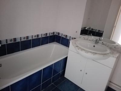 For rent Tassin-la-demi-lune 2 rooms 49 m2 Rhone (69160) photo 0