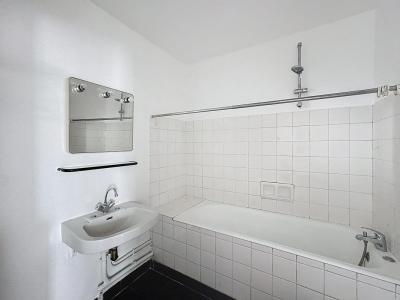 For rent Clermont-ferrand 3 rooms 58 m2 Puy de dome (63000) photo 2