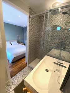 For rent Puteaux 2 rooms 44 m2 Hauts de Seine (92800) photo 2