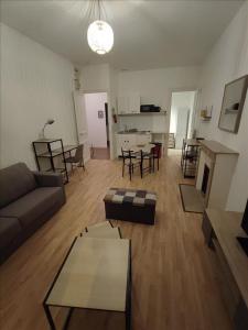 For rent Civray 1 room 30 m2 Vienne (86400) photo 0