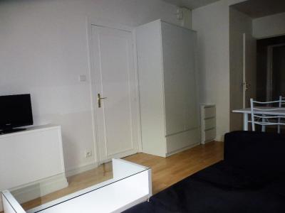 For rent Landivisiau 1 room 18 m2 Finistere (29400) photo 1