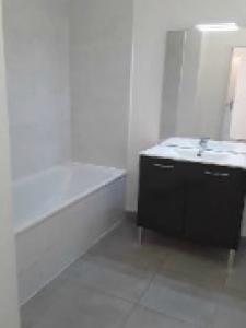 For rent Robion 3 rooms 66 m2 Vaucluse (84440) photo 4