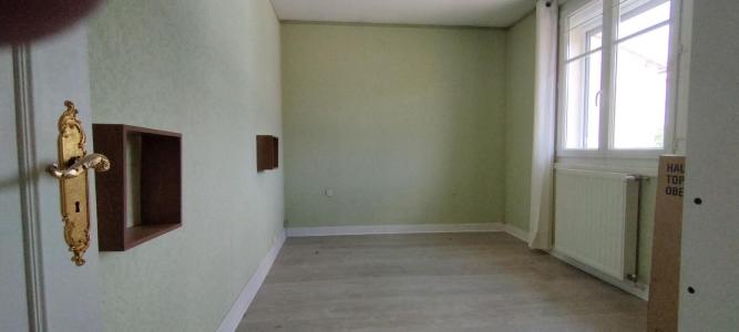 For sale Jouhet 5 rooms 117 m2 Vienne (86500) photo 4