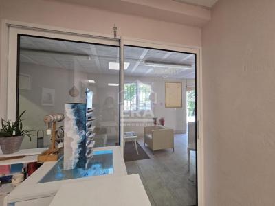 Acheter Commerce Gaude 42200 euros