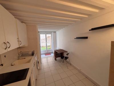 For rent Lyon-3eme-arrondissement 2 rooms 26 m2 Rhone (69003) photo 0