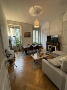 For rent Lyon-6eme-arrondissement 2 rooms 66 m2 Rhone (69006) photo 0