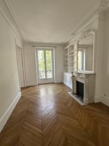 Louer Appartement Paris-17eme-arrondissement 3411 euros