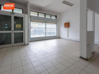 Louer Local commercial 65 m2 Port