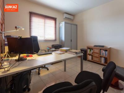 Louer Local commercial Saint-pierre 12807 euros
