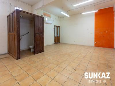 Louer Local commercial Saint-pierre 54456 euros