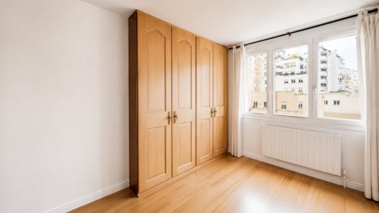 For sale 15EM 3 rooms 71 m2 Paris (75015) photo 2