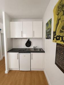 For rent 15EM 1 room 17 m2 Paris (75015) photo 2
