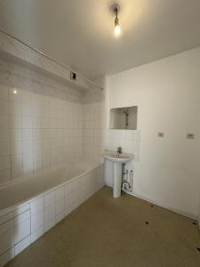 For rent Rennes 2 rooms 36 m2 Ille et vilaine (35000) photo 4