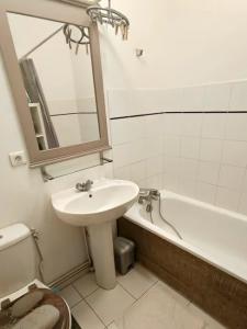 For rent Bordeaux 1 room 21 m2 Gironde (33800) photo 1