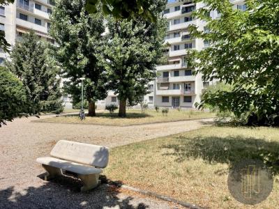 For sale Lyon-8eme-arrondissement 3 rooms 51 m2 Rhone (69008) photo 2
