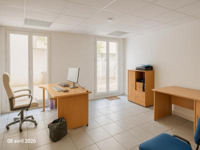 Louer Commerce 144 m2 Manosque