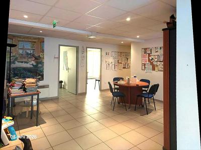 Louer Commerce Manosque 15552 euros