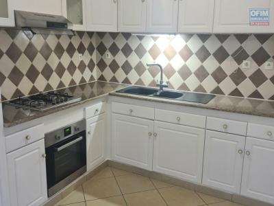 Louer Maison 72 m2 Sainte-suzanne