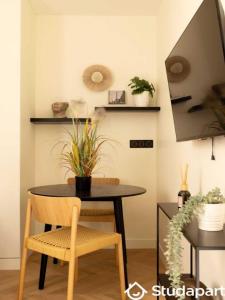 For rent Paris-2eme-arrondissement 1 room 15 m2 Paris (75002) photo 1