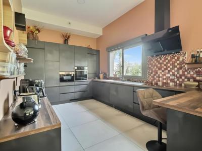 For sale Floirac 7 rooms 240 m2 Gironde (33270) photo 2