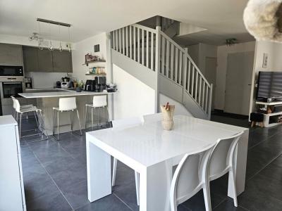 For sale Chassieu 5 rooms 120 m2 Rhone (69680) photo 2