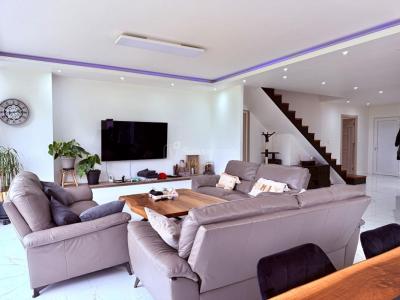 For sale Evans 6 rooms 181 m2 Jura (39700) photo 2
