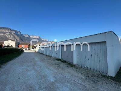 Louer Parking 15 m2 Saint-egreve