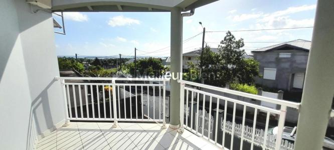 Louer Commerce Sainte-rose 8700 euros