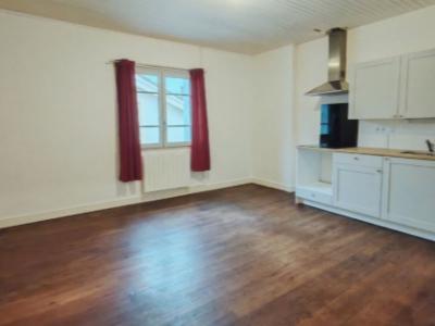 For rent Bazas 2 rooms 37 m2 Gironde (33430) photo 0