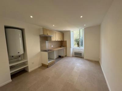 Louer Appartement Saint-laurent-du-var 820 euros