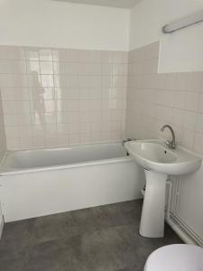 For rent Chatre-langlin 1 room 37 m2 Indre (36170) photo 3