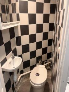 Louer Appartement 12 m2 Paris-15eme-arrondissement