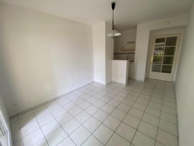 For rent Nantes 1 room 21 m2 Loire atlantique (44000) photo 0